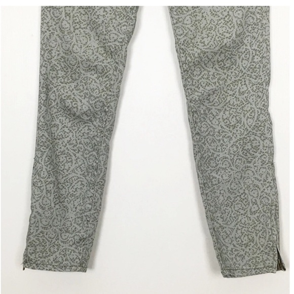 Free People Women’s Size 27 Skinny Jeans Ankle Zip Gray Lace Print Jeans… - Picture 2 of 10